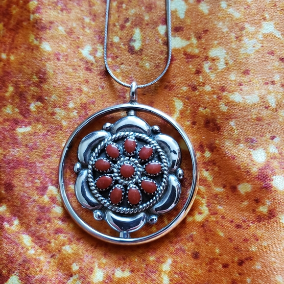 Zuni Turquoise and coral spinner - Picture 3 of 5